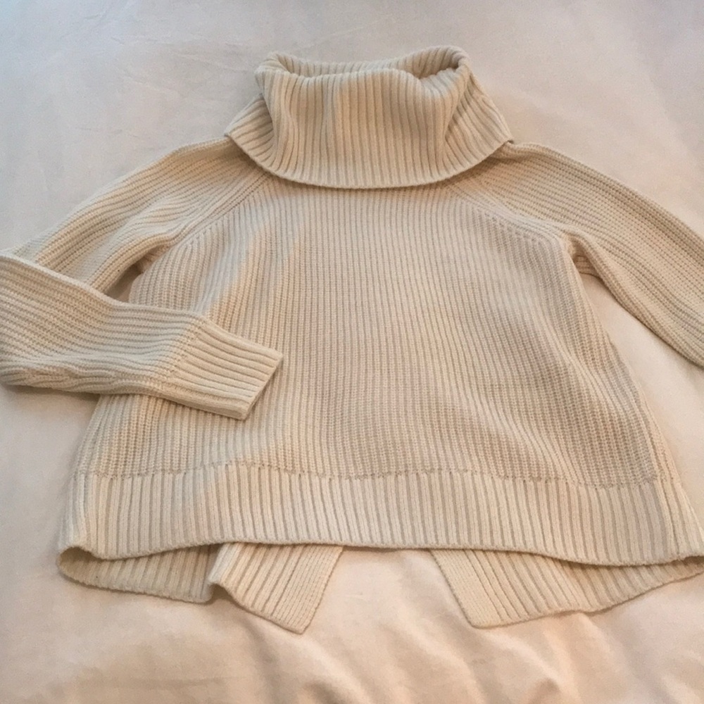 Banana Republic Cross back turtleneck
